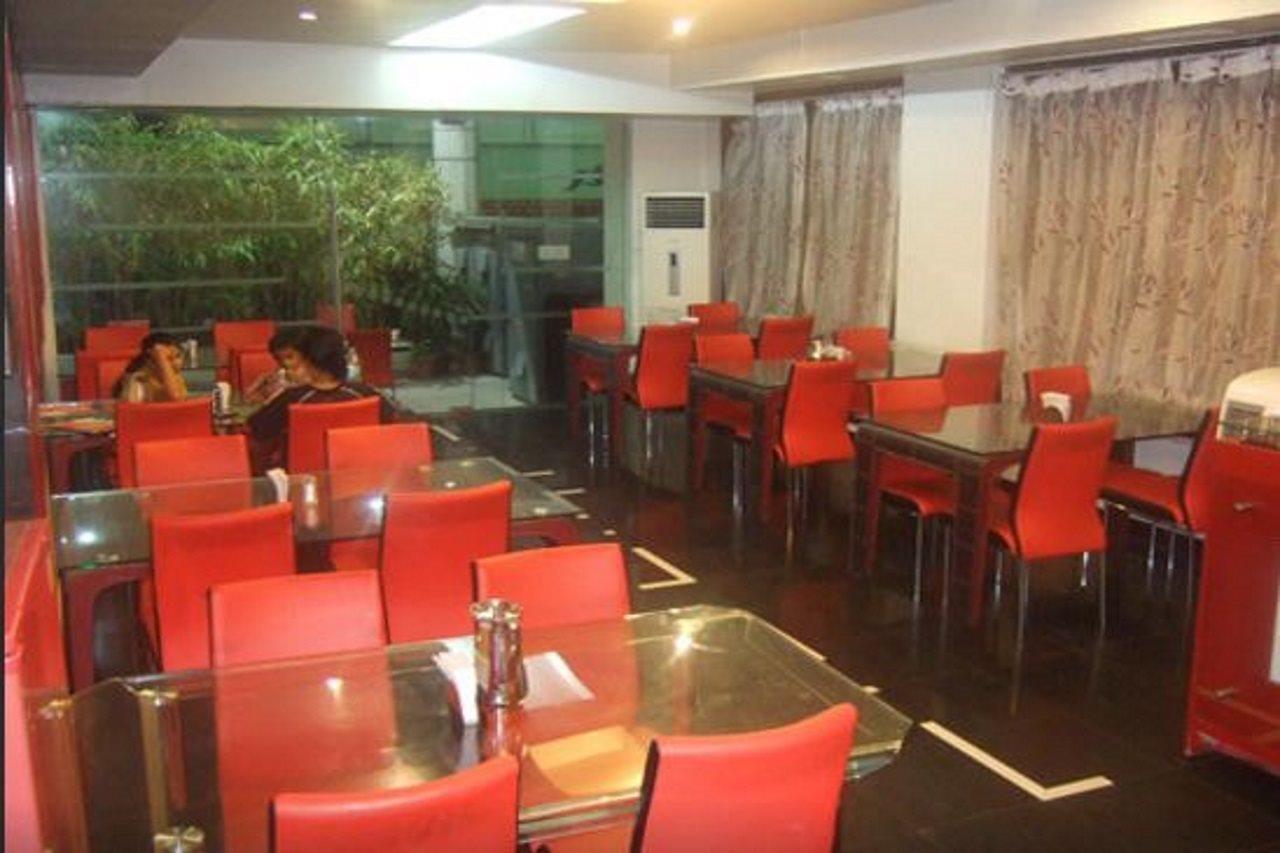 Hotel T.A.P. Gold Crest Bangalore Restaurant foto